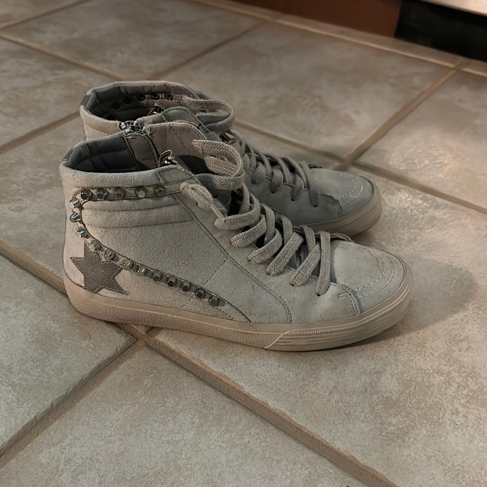 Shushop, women’s size 7 1/2, gray, good condition
